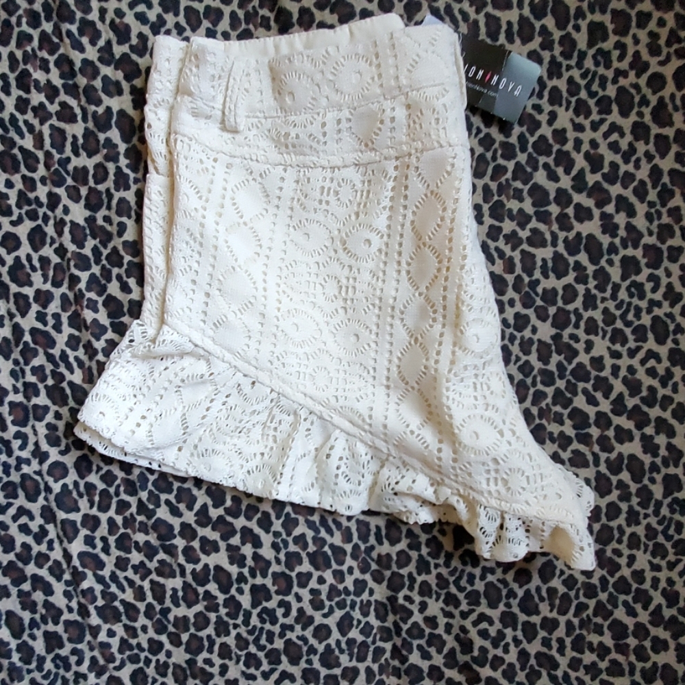 Shorts - Picture 3 of 3